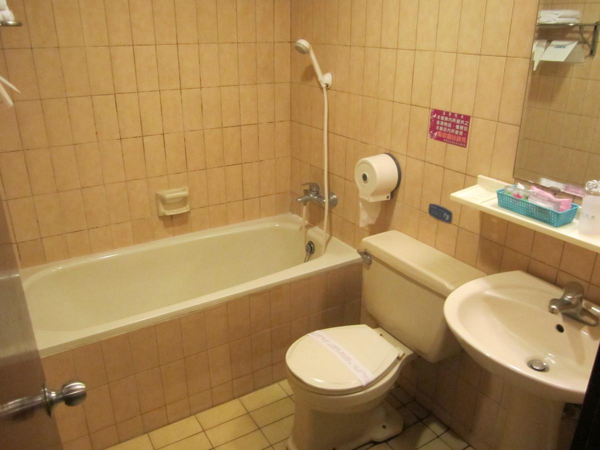 Goshen Hotel Каосюн Екстериор снимка
