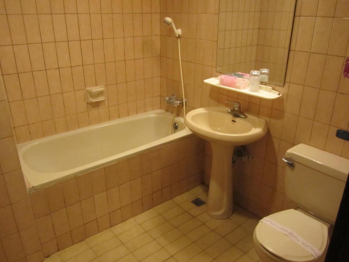 Goshen Hotel Каосюн Екстериор снимка